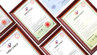 金品泉產(chǎn)品擁有國(guó)家頒發(fā)的衛(wèi)生批件、外觀(guān)設(shè)計(jì)專(zhuān)利、材質(zhì)ROHS（環(huán)保）合格證書(shū)以及12365防偽等相關(guān)證書(shū)，保證代理商安全、放心運(yùn)營(yíng)。